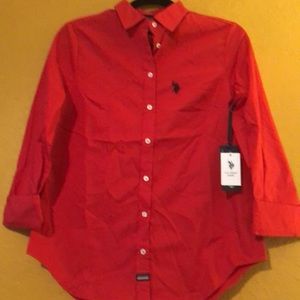 NWT U.S. POLO ASSN SIZE S WOMENS BUTTON DOWN TOP IN THE COLOR RED MSRP $44
